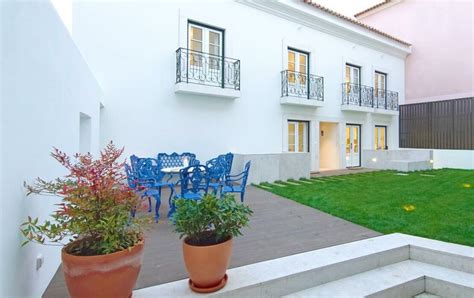ALMA MOURA RESIDENCES .